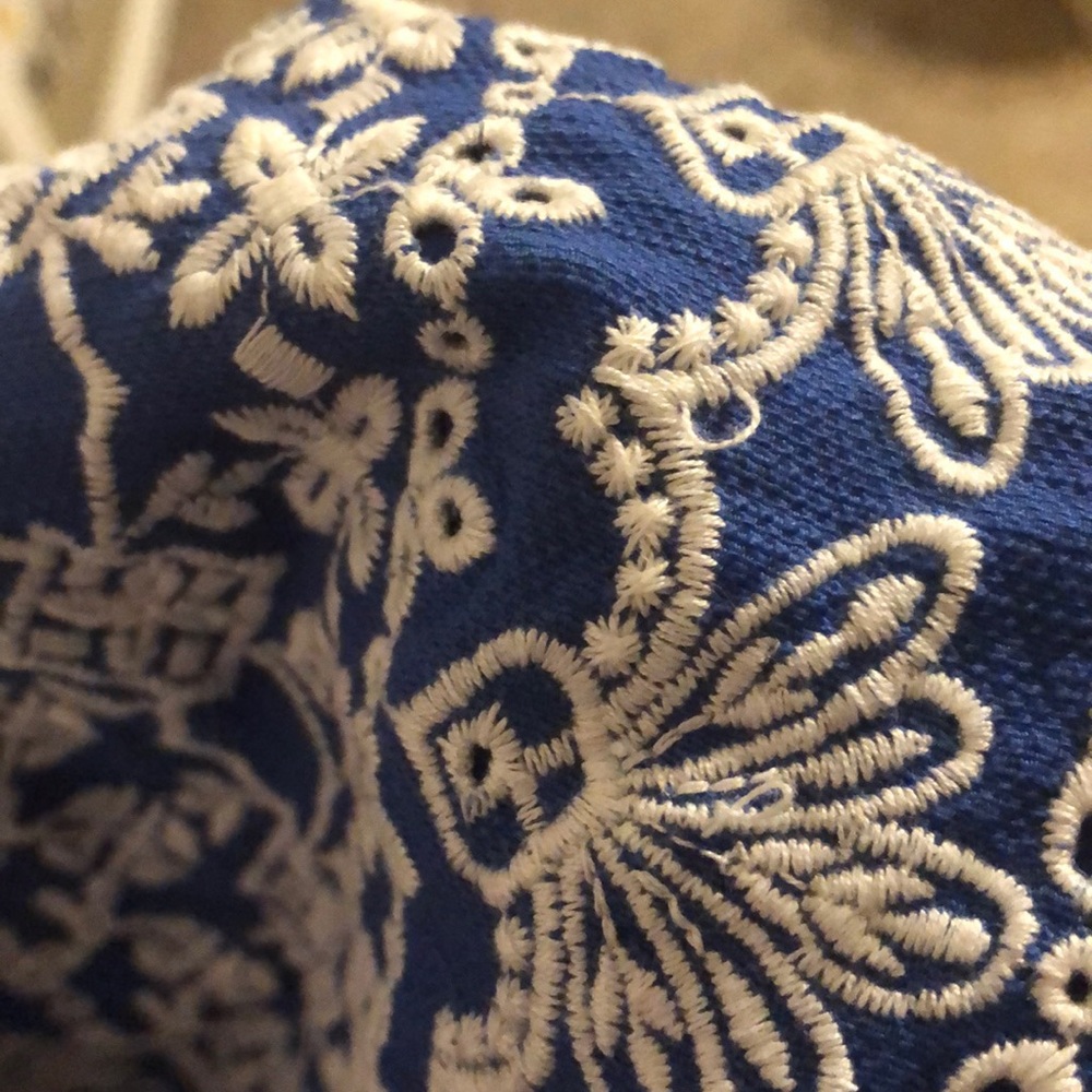 Embroidered mini skirt - Picture 3 of 4